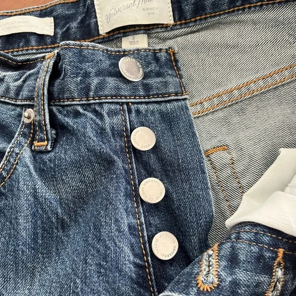 Target Dark Wash 90’s Baggy Denim Jeans and Cream t-shirt set - Picture 6 of 11